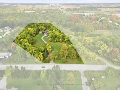 2174 Parkhill Drive, North Middlesex, On N0m 2k0