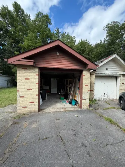 220 BERNARD Avenue, London East, ON N6A 2M8