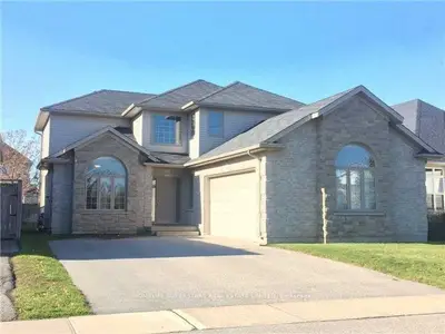 55 First St, Louth Street, St. Catharines, On L2w 1c7