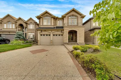 16 Sistine Court, Hamilton, On L9b 0c4