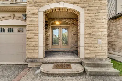 16 Sistine Court, Hamilton, On L9b 0c4