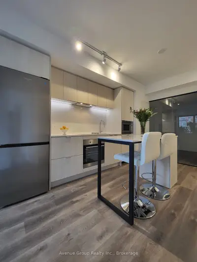 1 Jarvis Street 405, Hamilton, On L8r 0a8