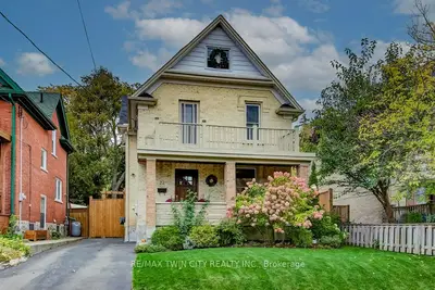 22 Whitney Place, Kitchener, On N2g 2x5
