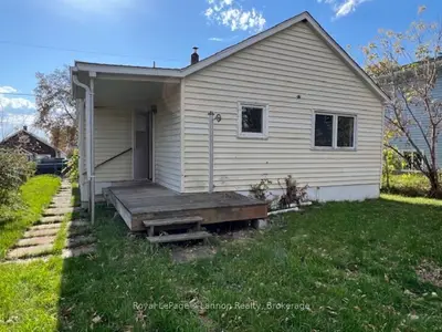 30 Queen Street, Sioux Lookout, On P8t 1e8