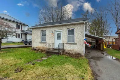 12 Albert Road, Quinte West, On K0k 2c0
