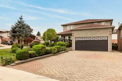 53 Bastille Street, Hamilton, On L9b 2g5