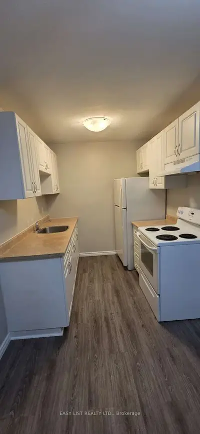 4a Gilbert Street, Belleville, On K8p 3h2