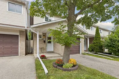 298d Bluevale Street N, Waterloo, On N2j 4g3