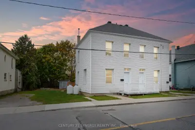 154-156 Beckwith Street N, Smiths Falls, On K7a 2c6