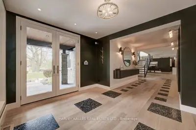 8 Westgate Walk, Kitchener, On N2m 2t8