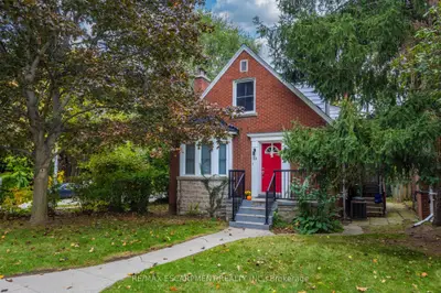 23 Forsyth Avenue S, Hamilton, On L8s 2a4
