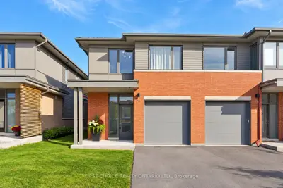 74 Michael Stoqua Street, Manor Park - Cardinal Glen And Area, On K1k 5a2