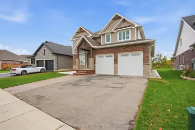 6 Feathers Crossing, St. Thomas, On N5r 0m4