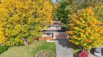 120 Glenncastle Drive, Carp - Huntley Ward, On K0a 1l0
