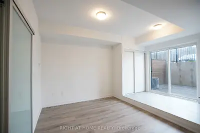 25 Palace St Street Q8, Kitchener, On N2e 0l3