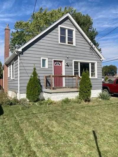110 HOWARD Avenue, Hamilton, ON L9A 2W7