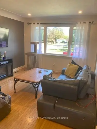 110 HOWARD Avenue, Hamilton, ON L9A 2W7