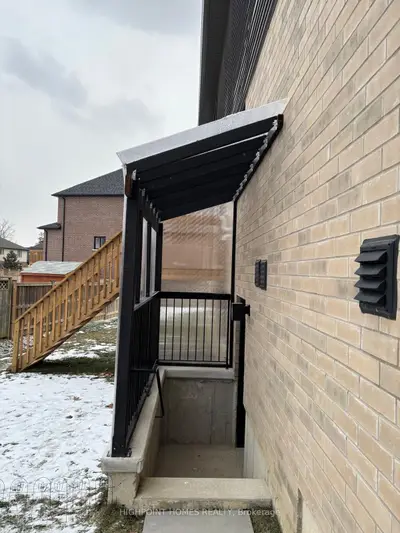 50 Halo Street Bsmt, Hamilton, On L8w 0c2