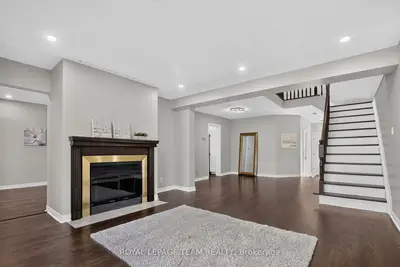 253 KNUDSON Drive, Kanata, ON K2K 2N8