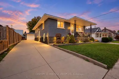 64 Christmas Street, Port Colborne, On L3k 1m5