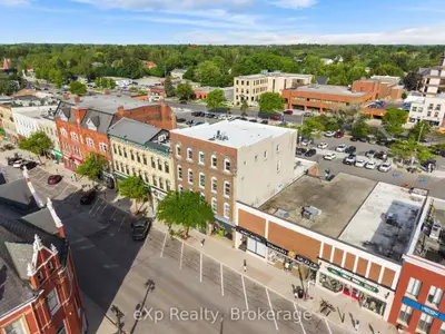 24 Wellington Street 3, Stratford, On N5a 2l2