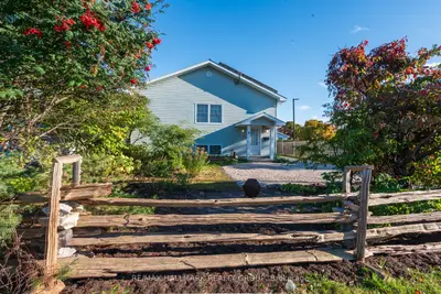 10 Elliott Street, Perth, On K7h 3a3