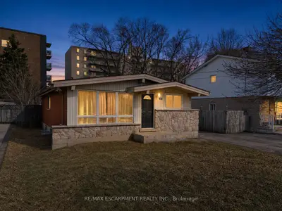 37 Lilacside Drive, Hamilton, On L8v 2l5