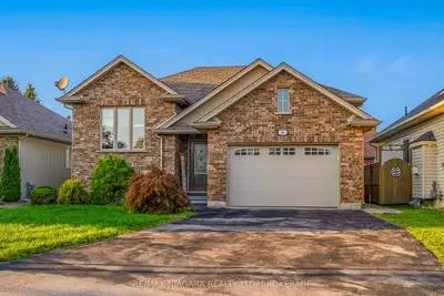 22 HENLEY Court, Welland, ON L3B 6E8