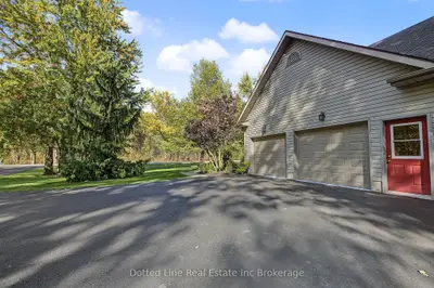1324 Mall Road, Norfolk, On N4g 4g7