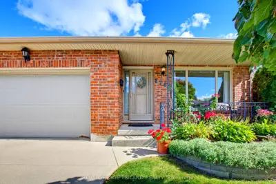 1749 Jalna Boulevard, London South, On N6e 3s5