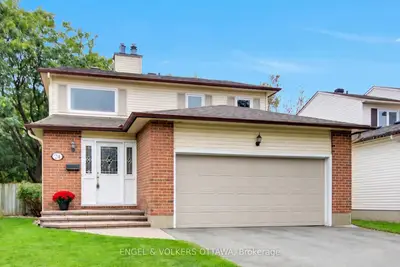 24 TAMMELA Court, Hunt Club - South Keys and Area, ON K1T 2E7