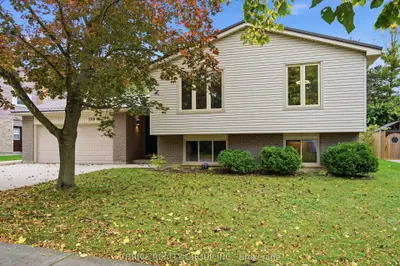 708 Village Green Avenue, London South, On N6k 1h2