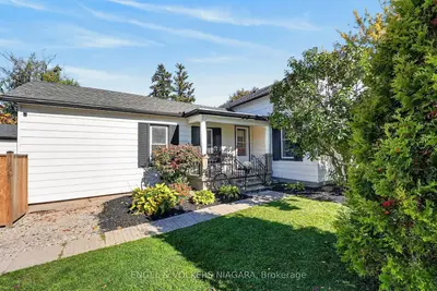 13 Frederick Avenue, Bluewater, On N0m 2t0