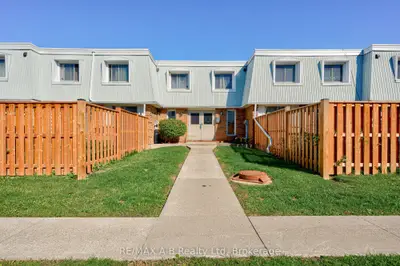 300 Traynor Avenue 7, Kitchener, On N2c 2j1