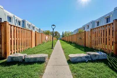 300 Traynor Avenue 7, Kitchener, On N2c 2j1