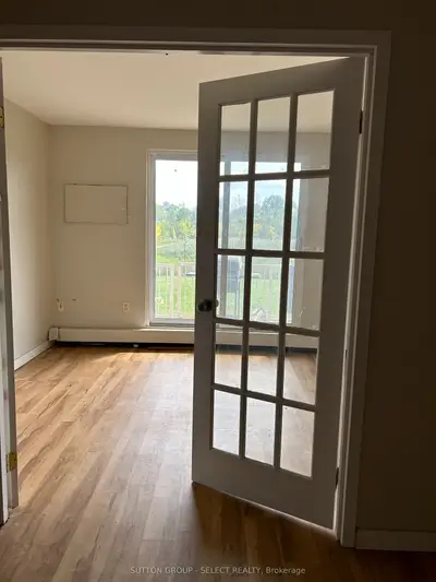 573 Mornington Avenue 103, London East, On N5y 4t9