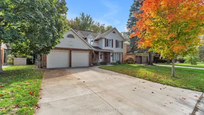 32 Glenview Crescent, London North, On N5x 2p9
