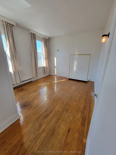 384 1/2 George Street N 4, Peterborough, On K9h 3r3