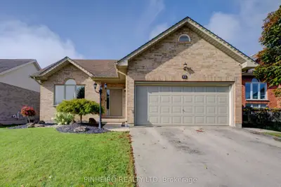 42 Hickory Boulevard W, Strathroy-caradoc, On N7g 4e9