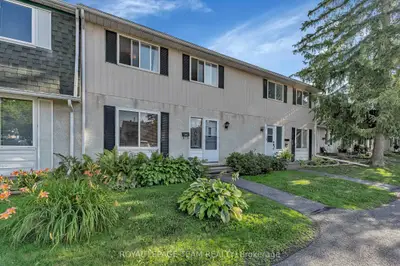 1516 BEAVERPOND Drive F, Cyrville - Carson Grove - Pineview, ON K1B 3R9