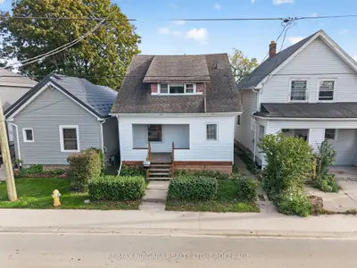 44 Lowell Avenue, St. Catharines, On L2r 2e1