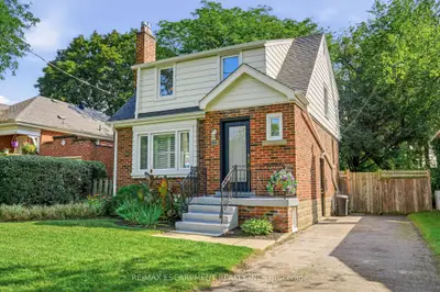 13 Allan Avenue, Hamilton, On L9h 4n7