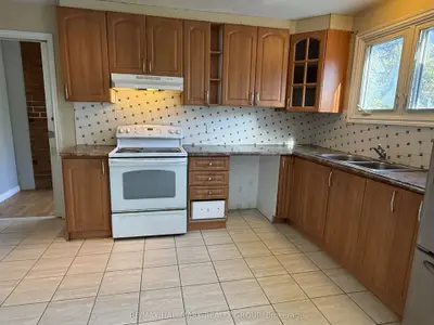 930 Cahill Drive W, Hunt Club - Windsor Park Village And Area, On K1v 9b5