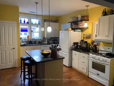 573 Homewood Avenue, Peterborough, On K9h 2n4
