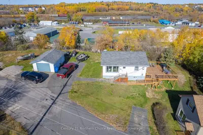 1038 1/2 Park Street, Kenora, On P9n 1c1