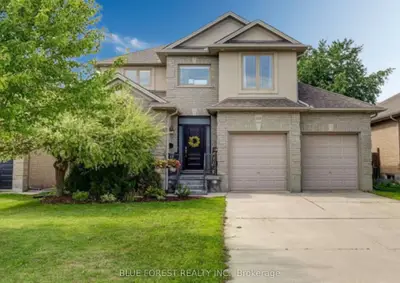 2058 WESTPOINT Heights, London South, ON N6P 0A3