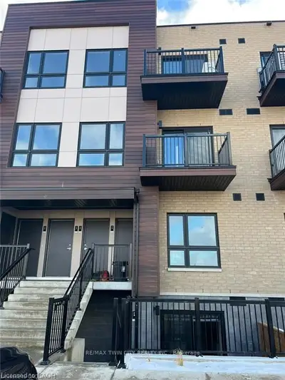 20 Palace Street F8, Kitchener, On N2e 0j3