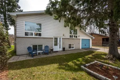 45 Elliott Street W, Huntsville, On P1h 1w2