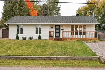 82 River Road, Sault Ste Marie, On P6a 6c7