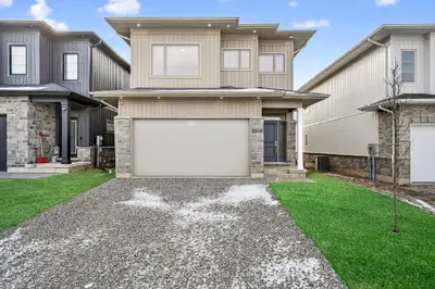 8868 Angie Drive, Niagara Falls, On L2h 3w8
